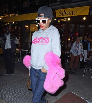 ريهانا تتالق بحذاء Timberland الكلاسيكي