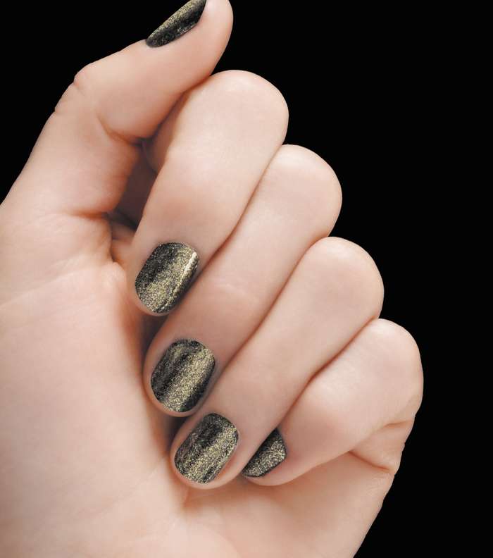 إطلالة أظافر أنيقة وجذابة بتوقيع Bourjois 