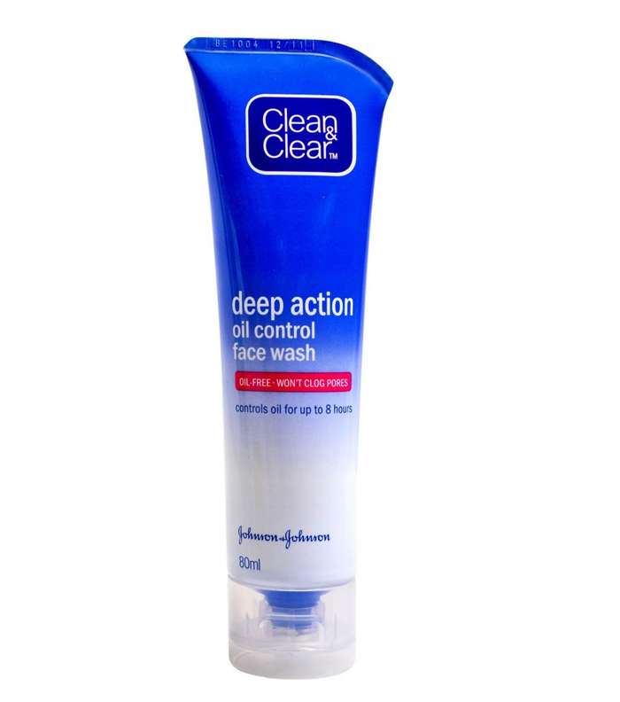 غسول Deep Action Oil Control من كلين أند كلير