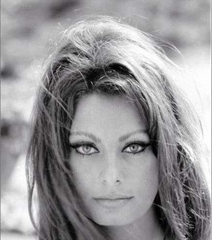 عيون جذابة الى أقصى الدرجات 