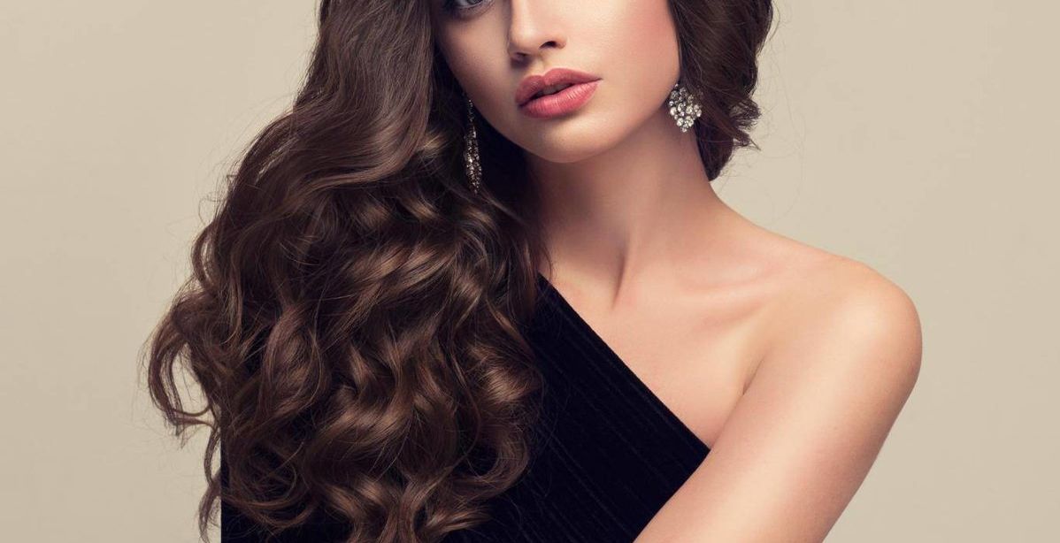 اجمل لون الشعر الذي يناسب البشرة البيضاء