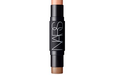 مجموعة احمر الشفاه والكونتورينغ الجديدة من نارس