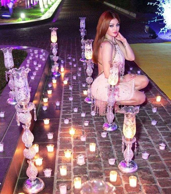فساتين هيفاء وهبي انستقرام من هذه المجموعة الانيقة