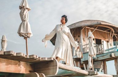 الوان ملابس تليق بالمراة السمراء من وحي الفاشينيستا السعودية نيرفانا عبدول