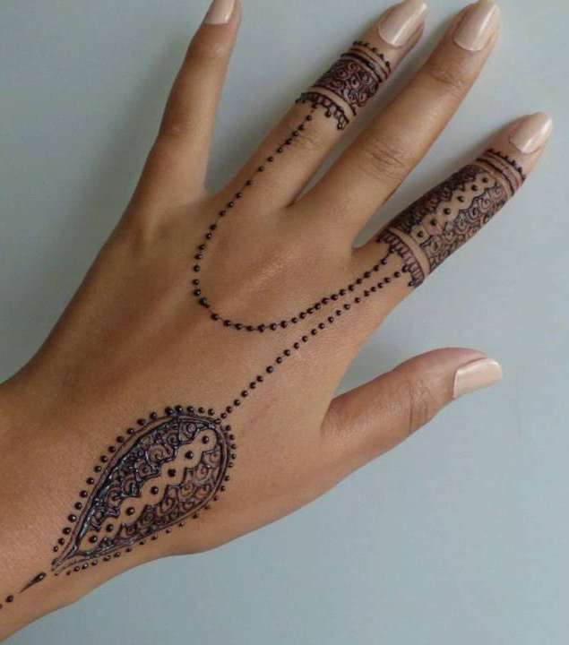 صور احدث نقش خفيف للعروس