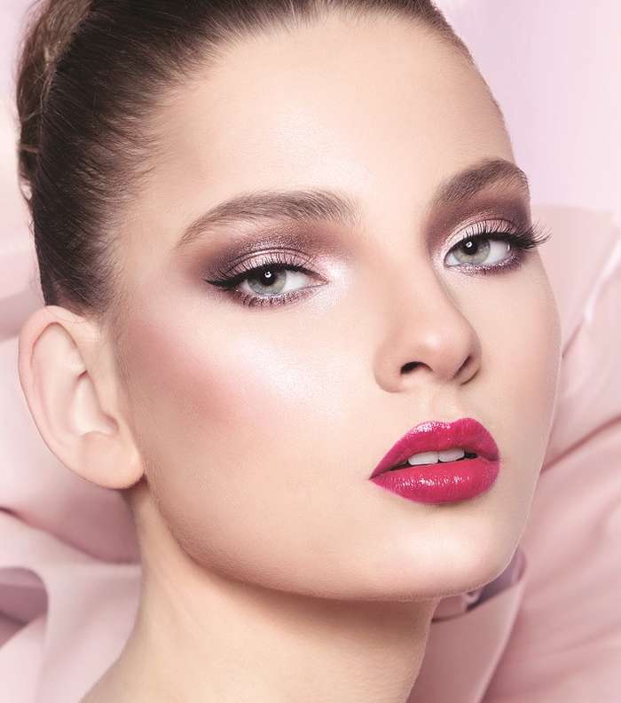 الشفاه الحمراء مع عروس فادي قطايا