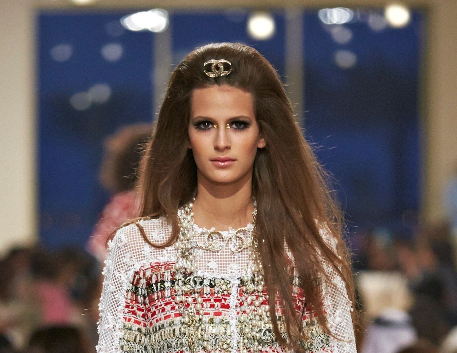 البشرة جاءت مشرقة وحيويّة مع CHANEL