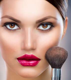 تحديد الوجه لإطلالة جذابة وساحرة