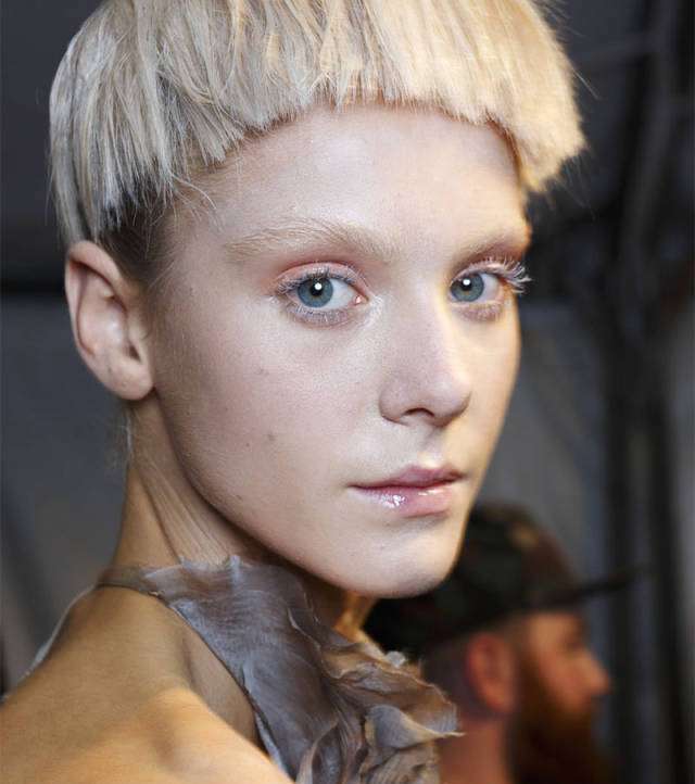 غرّة Haider Ackermann الأكثر عصرية تحضر مع بيونسي وليدي غاغا 