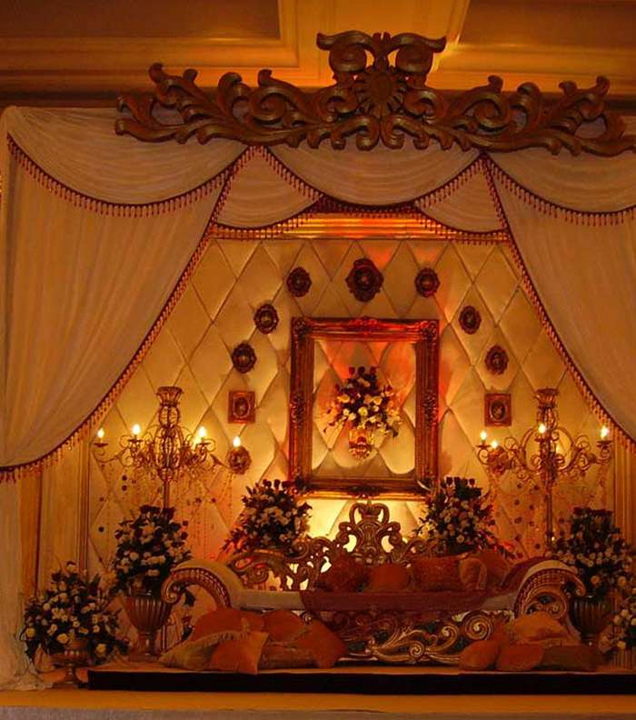 إليك صور كوش بلمسة ذهبية لتستوحي منها