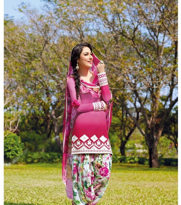 إعتمدي البنجابي الهندي المطبّع بالأزهار