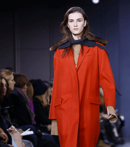 موضة السترة باللون الاحمر باسلوب الفستان من Jason wu لشتاء 2017