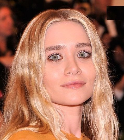 إطلالة الـ Grunge مع آشلي أولسن