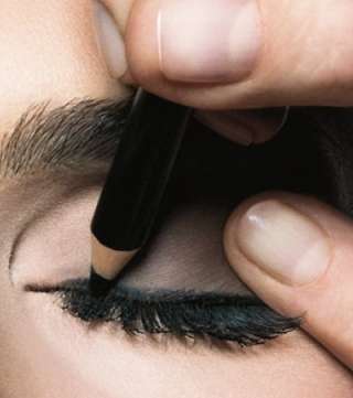 الخطوة الثانية: قلم تحديد العيون