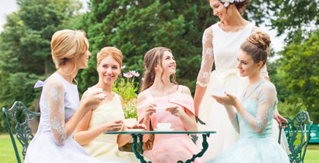 نصائح تعلم العروس اصول التعامل مع الصديقات يوم الزفاف