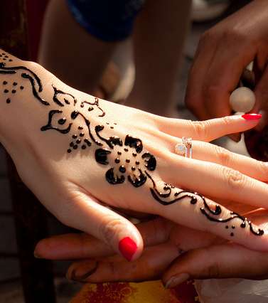 نقش حناء اماراتية ناعم