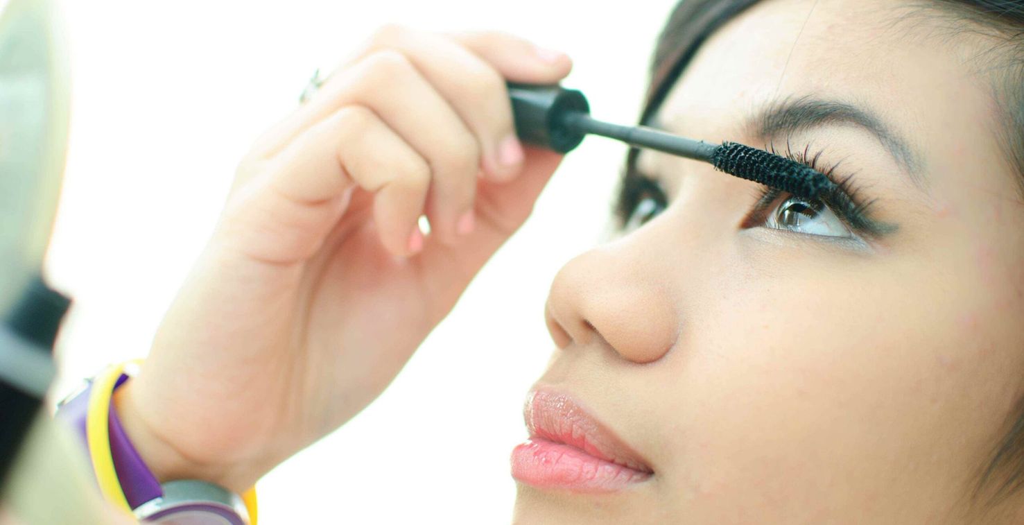 خطوات وضع مكياج بسيط وناعم