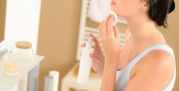 افضل تونر قابض للمسام للبشرة الدهنية بالاسماء