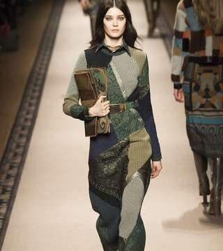 اختاري لشتاء 2016 الفستان الماكسي بموضة الـ Patchwork من Etro
