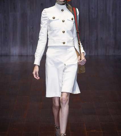 من غوتشي، اختاري الشال الرفيع على الرقبة