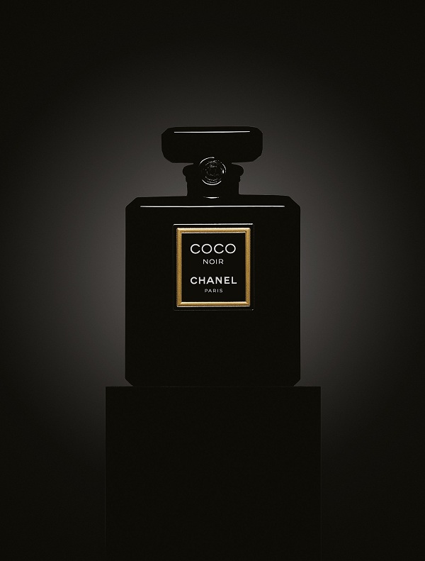 Coco Noir تجسد أناقة CHANEL