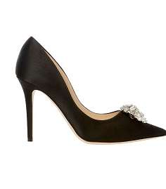 إطلالة أنيقة مع مجموعة Capsule الجديدة من Jimmy Choo
