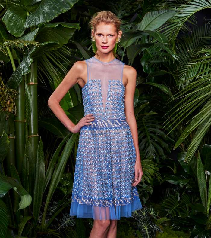 فستان التول القصير من توقيع Naeem Khan من مجموعة Resort 2016