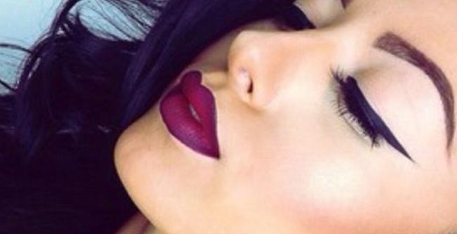طرق عمل وتصحيح اخطاء الايلاينر في مكياج العيون