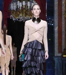 تعرفي على مجموعة Balmain للملابس الجاهزة لصيف 2016