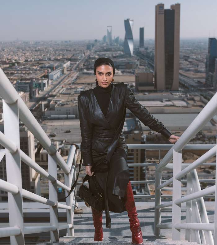 يارا النملة في إطلالة بالأسود من Fendi