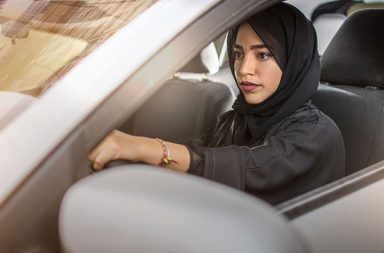 هل قيادة السيارة صعبة على المراة؟