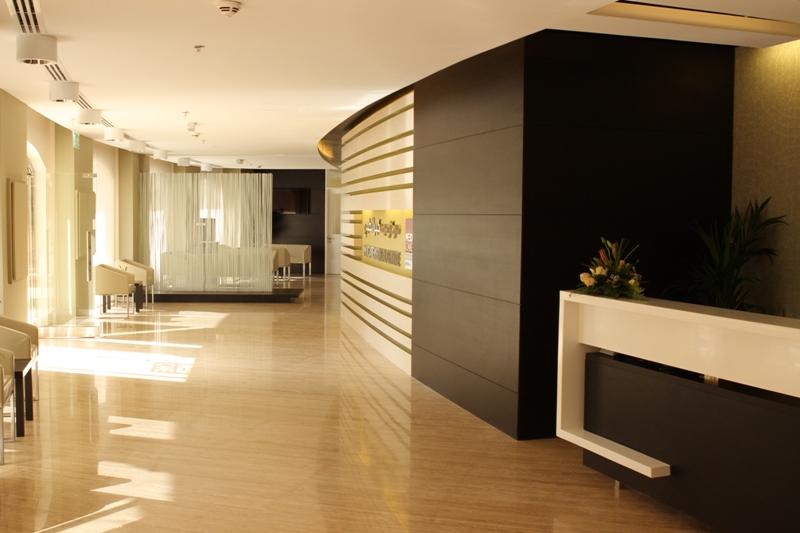 Medcare Medical center في دبي