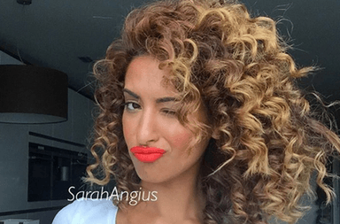 شعر سارة أنغيس يحصد الكثير على انستقرام