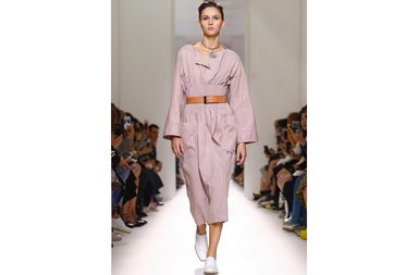 من اسبوع الموضة في باريس، تعرفي على مجموعة هرمس لصيف 2017