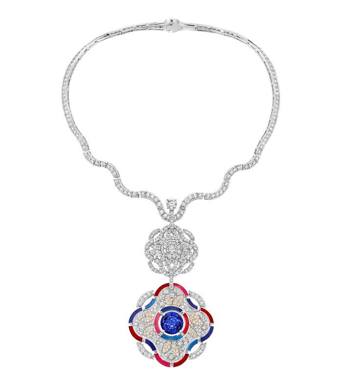 عقد Hypnotique من CHANEL من مجموعة Les Talismans De CHANEL