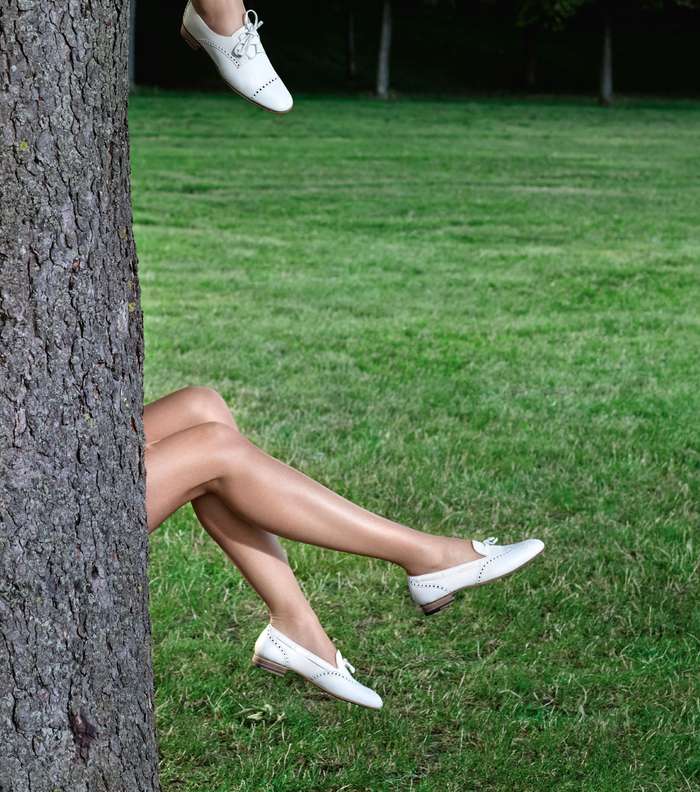 من مجموعة Hermès لربيع وصيف 2015، اليك حذاء الـ Loafer باللون الابيض