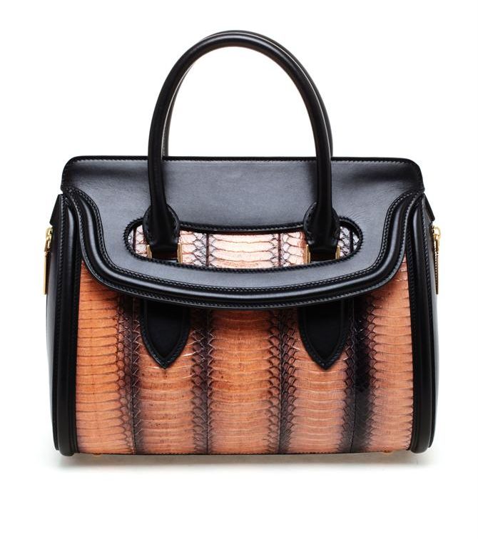 من الحقائب الجديدة والمميّزة، حقيبة ألكسندر ماكوين Heroine