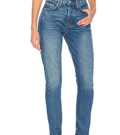 استبدلي الجينز بقصة البوي فرند بجينز بقصة مستقيمة ونوعية عالية في عمر الثلاثين