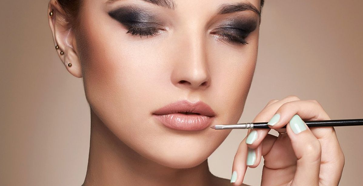 خطوات ماكياج تجذب الرجل ولا يفصح عنها