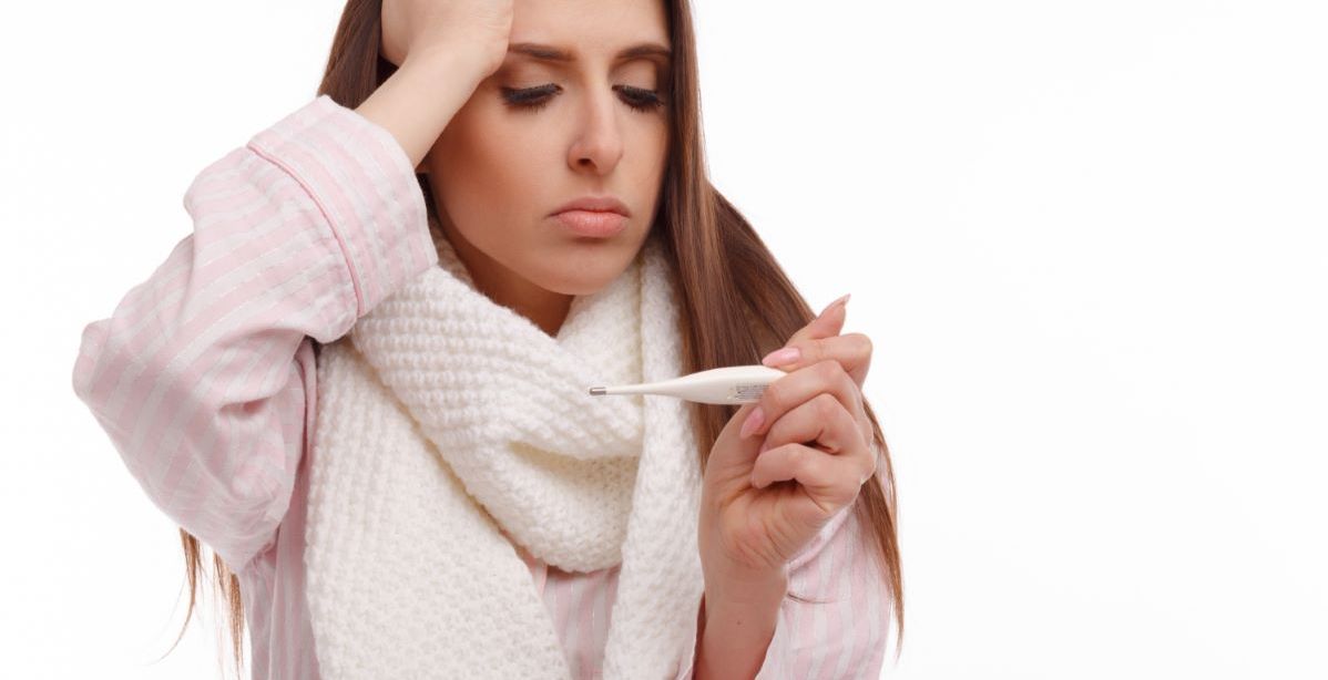 أسباب الإحساس بحرارة في الجسم مع أن درجة الحرارة طبيعية