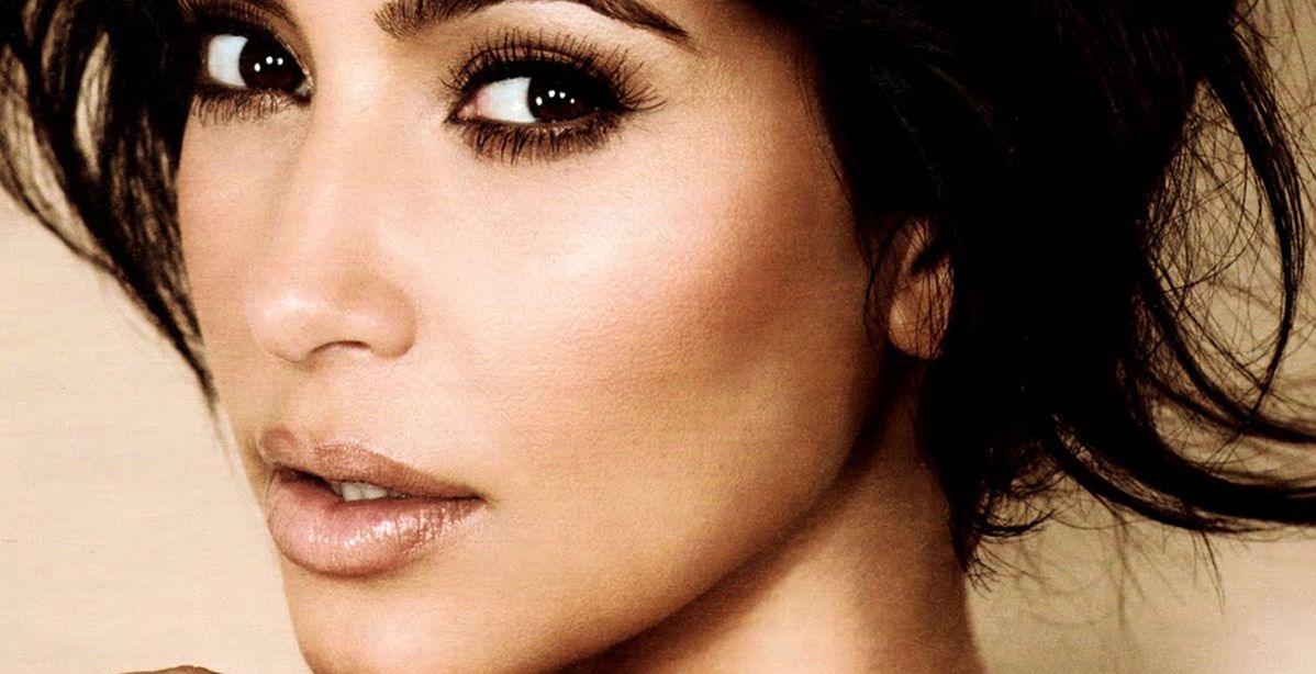 خطأ في ماكياج العيون لا تنفك كيم كردشيان عن ارتكابه!