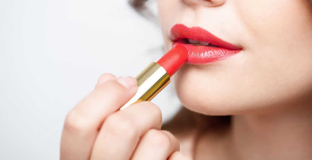 كيف تضعين الروج بحسب شكل شفاهك!