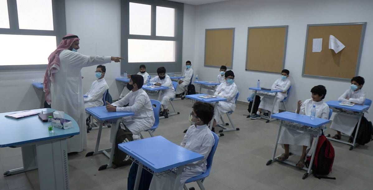 الجوالات في المدارس السعودية بين الاخذ والرد وقرار مرتقب قريباً