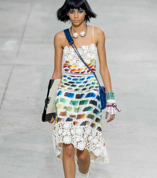 لإطلالة مميّزة في صيف 2014، اختاري قلادة اللؤلؤ من CHANEL
