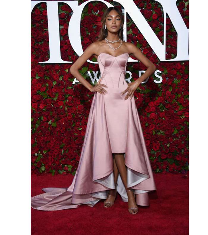 اليك بالصور، اجمل اطلالات النجمات خلال حفل جوائز توني Tony Award