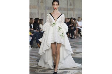 اجمل تصاميم جيامباتيستا فالي الراقية لشتاء 2018