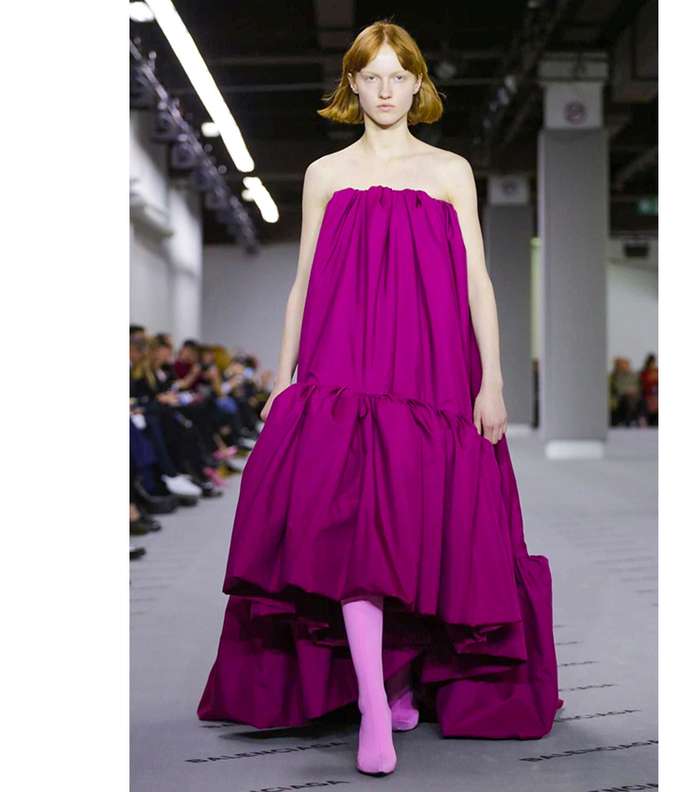 تعرفي بالصور على مجموعة علامة بلانسياغا Balenciaga الجديدة لشتاء 2018