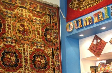 كل ما تحتاجينه من معلومات وأخبار وصور ومراجع عن  Oumnia