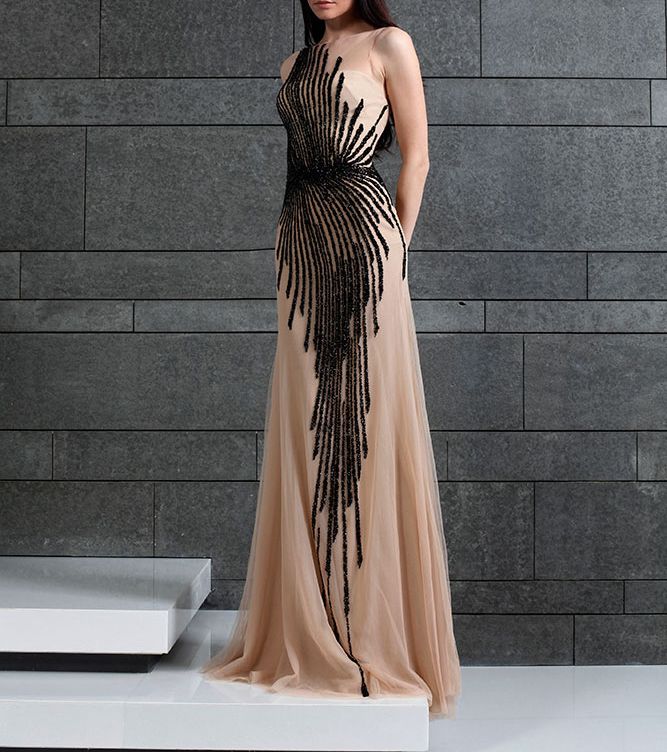 تصفّحي بالصور أجمل موديلات فساتين شبكات لهذا العام!