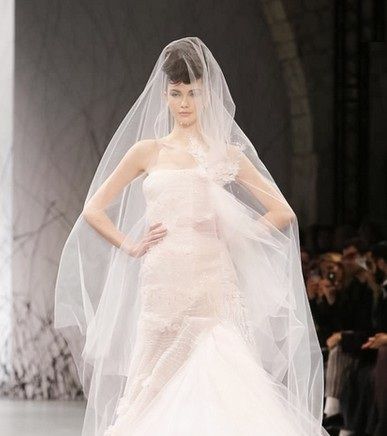 التول الأبيض رافق عروس جورج شقرا 